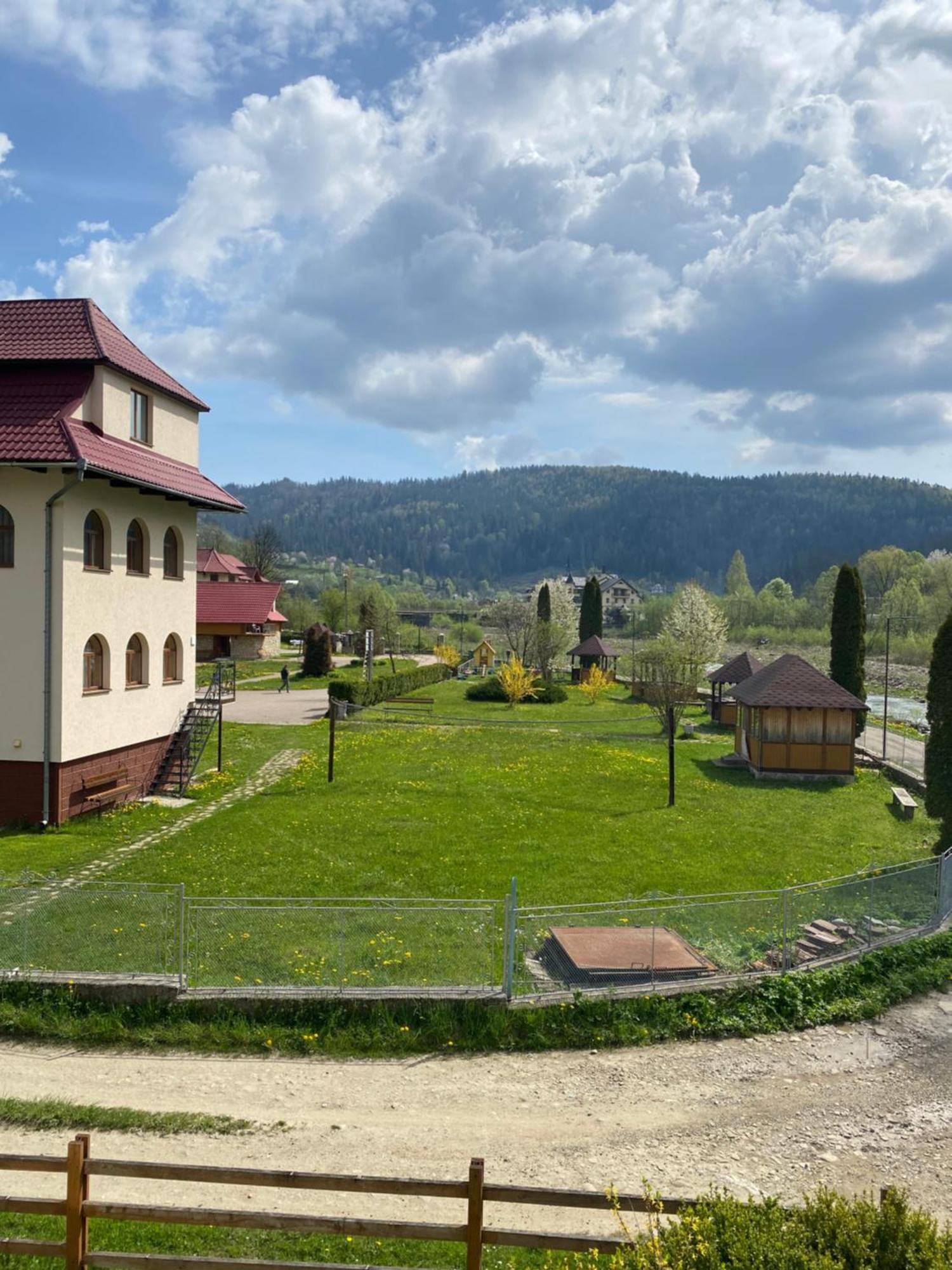Садиба "Джерело" Yaremche Exterior photo